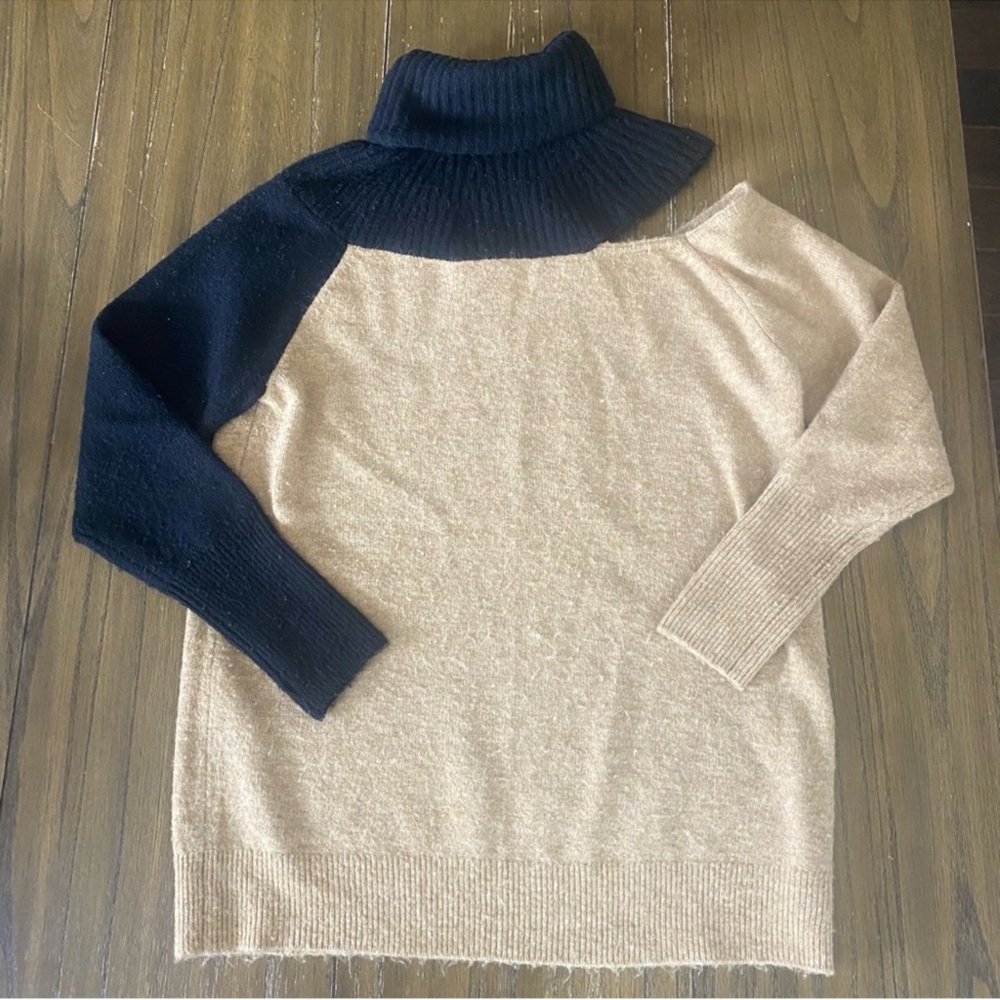 Halogen cutout tan black color block cozy sweater